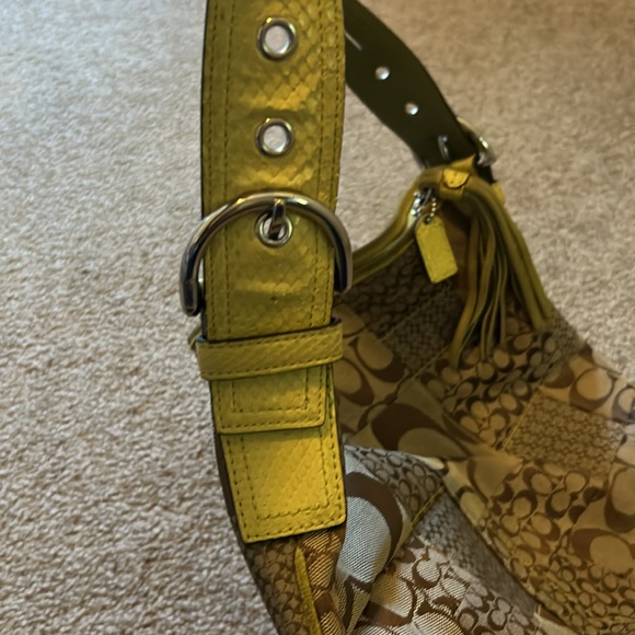 Vintage Coach Exotics Collection Lime green trim zipper closure Hobo bag - Picture 11 of 11